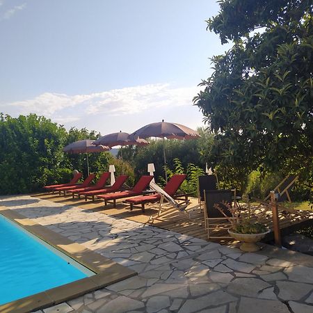 Le Domaine Du Soulier -Gite Et Chambres D'Hotes - La Maison Du Gardien Tornac Luaran gambar
