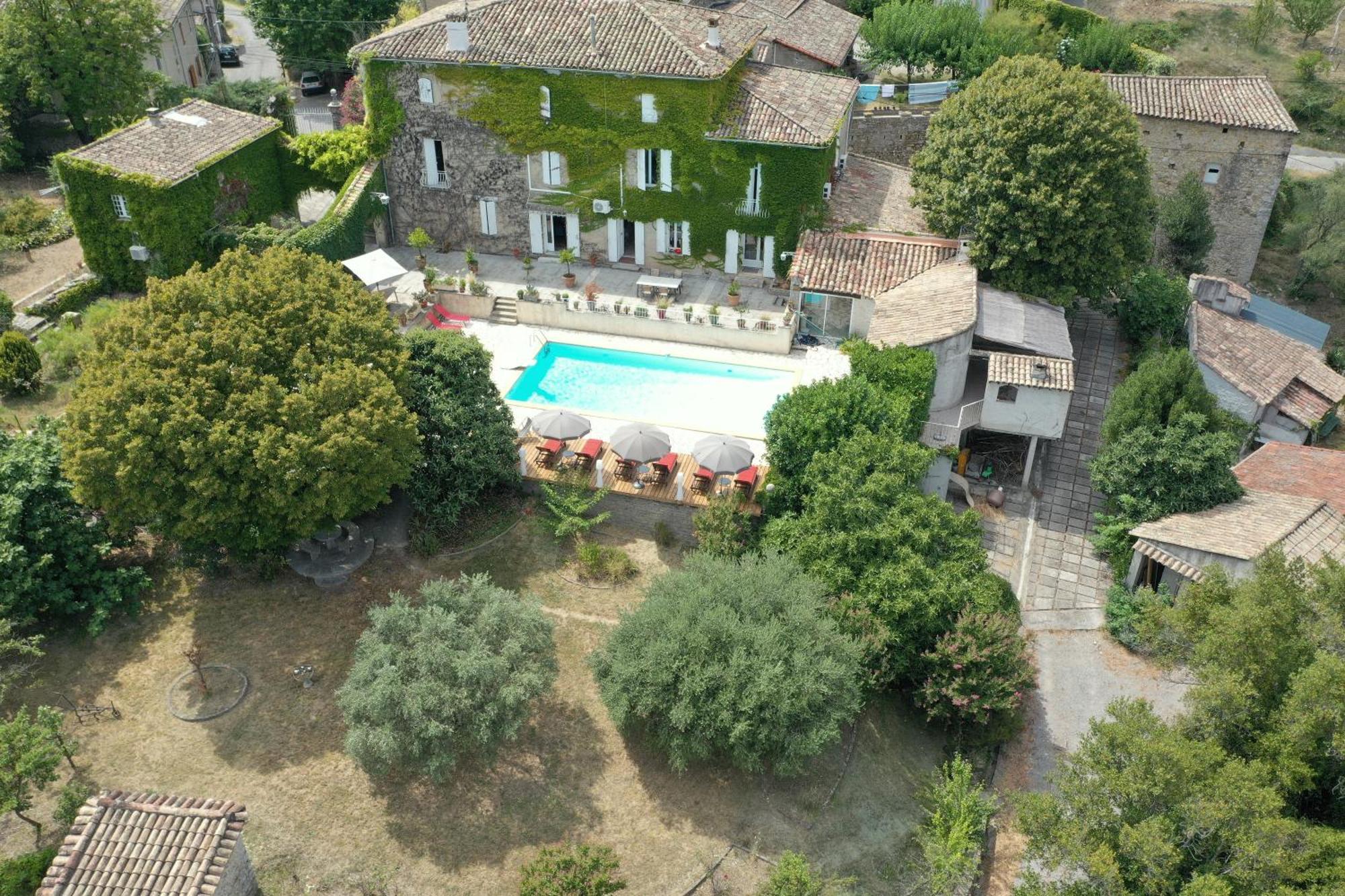 Le Domaine Du Soulier -Gite Et Chambres D'Hotes - La Maison Du Gardien Tornac Luaran gambar