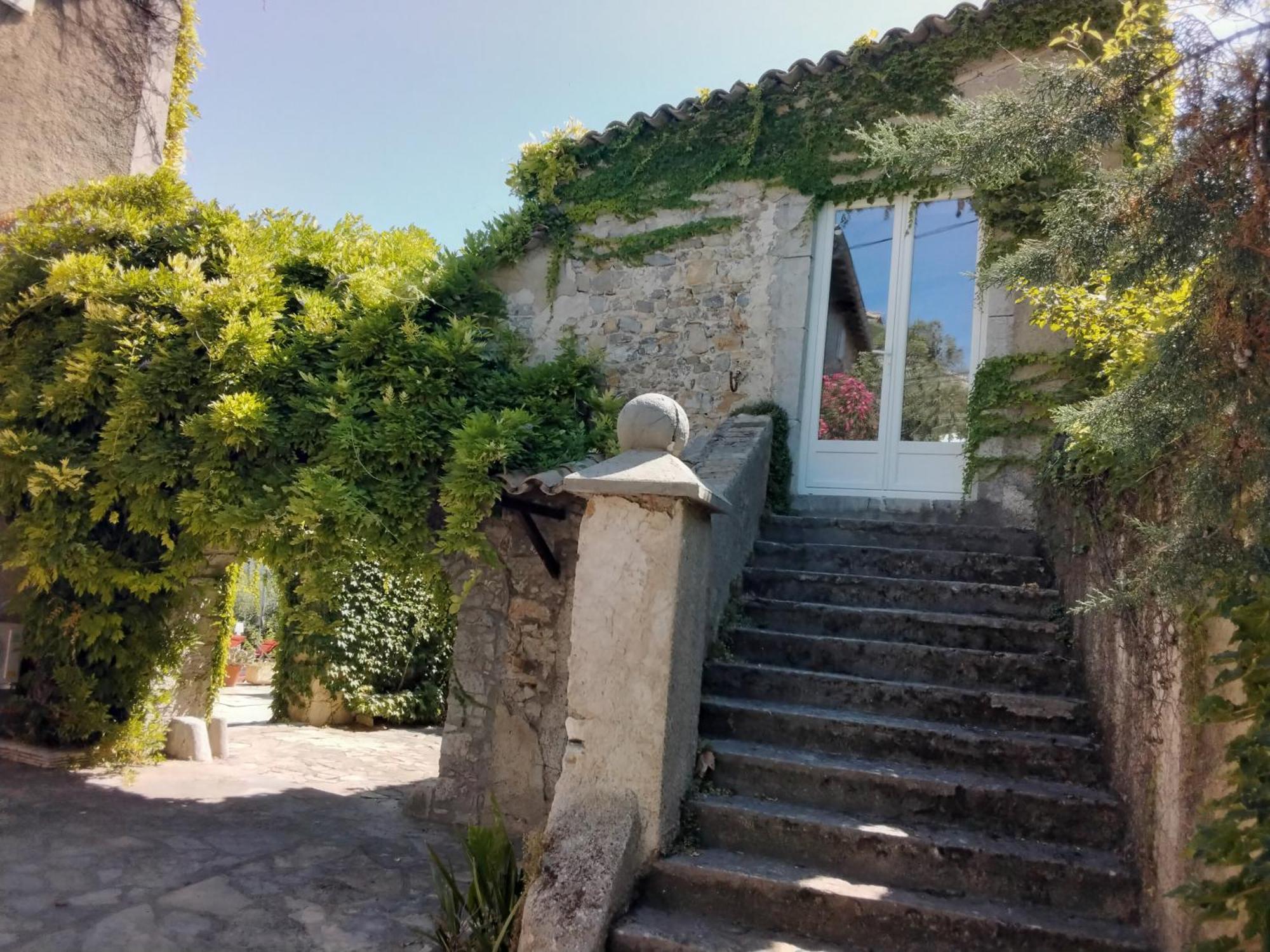 Le Domaine Du Soulier -Gite Et Chambres D'Hotes - La Maison Du Gardien Tornac Luaran gambar