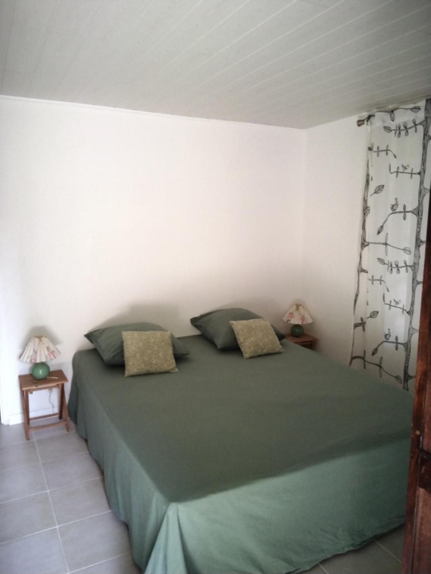 Le Domaine Du Soulier -Gite Et Chambres D'Hotes - La Maison Du Gardien Tornac Luaran gambar