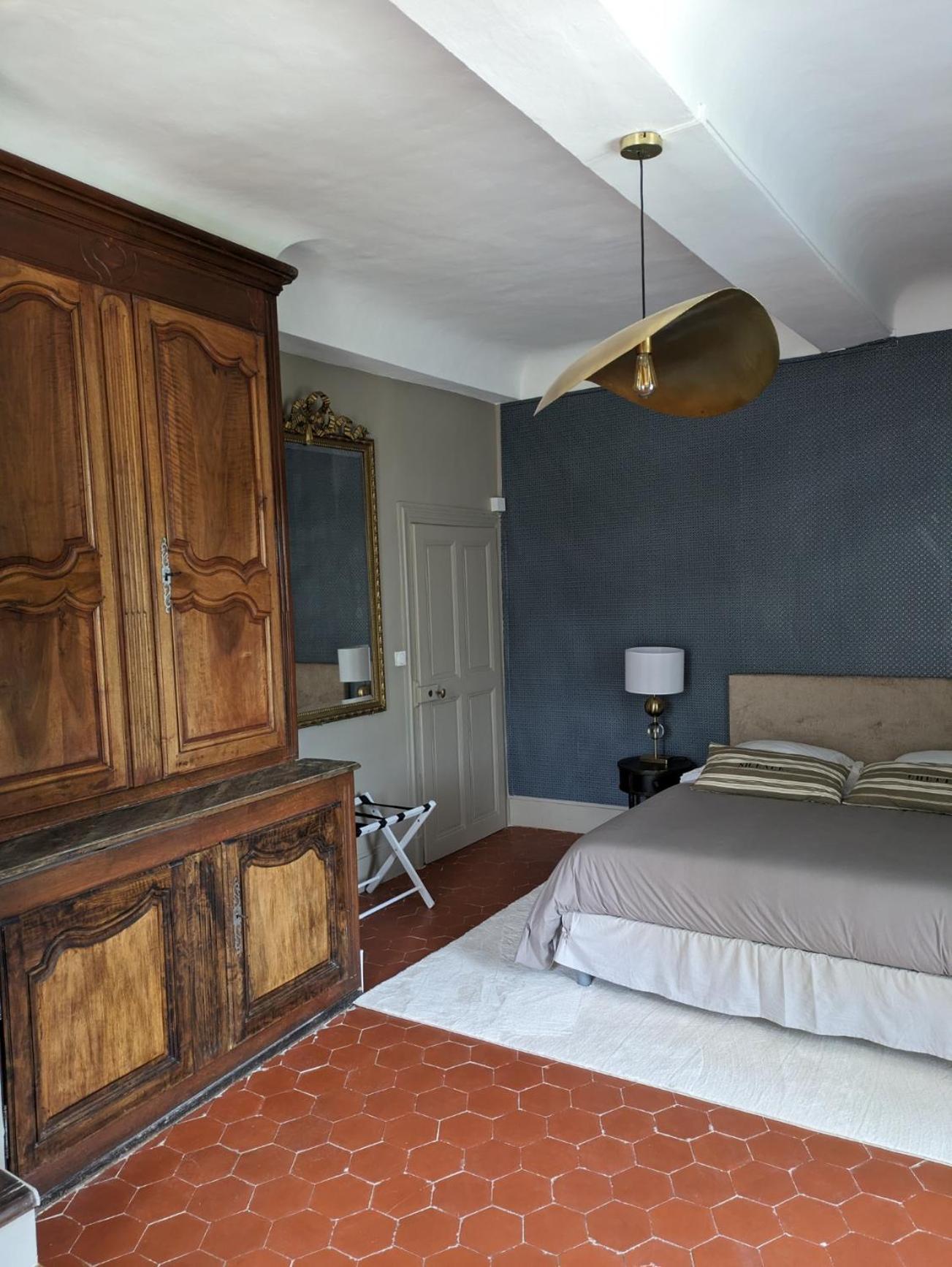 Le Domaine Du Soulier -Gite Et Chambres D'Hotes - La Maison Du Gardien Tornac Luaran gambar