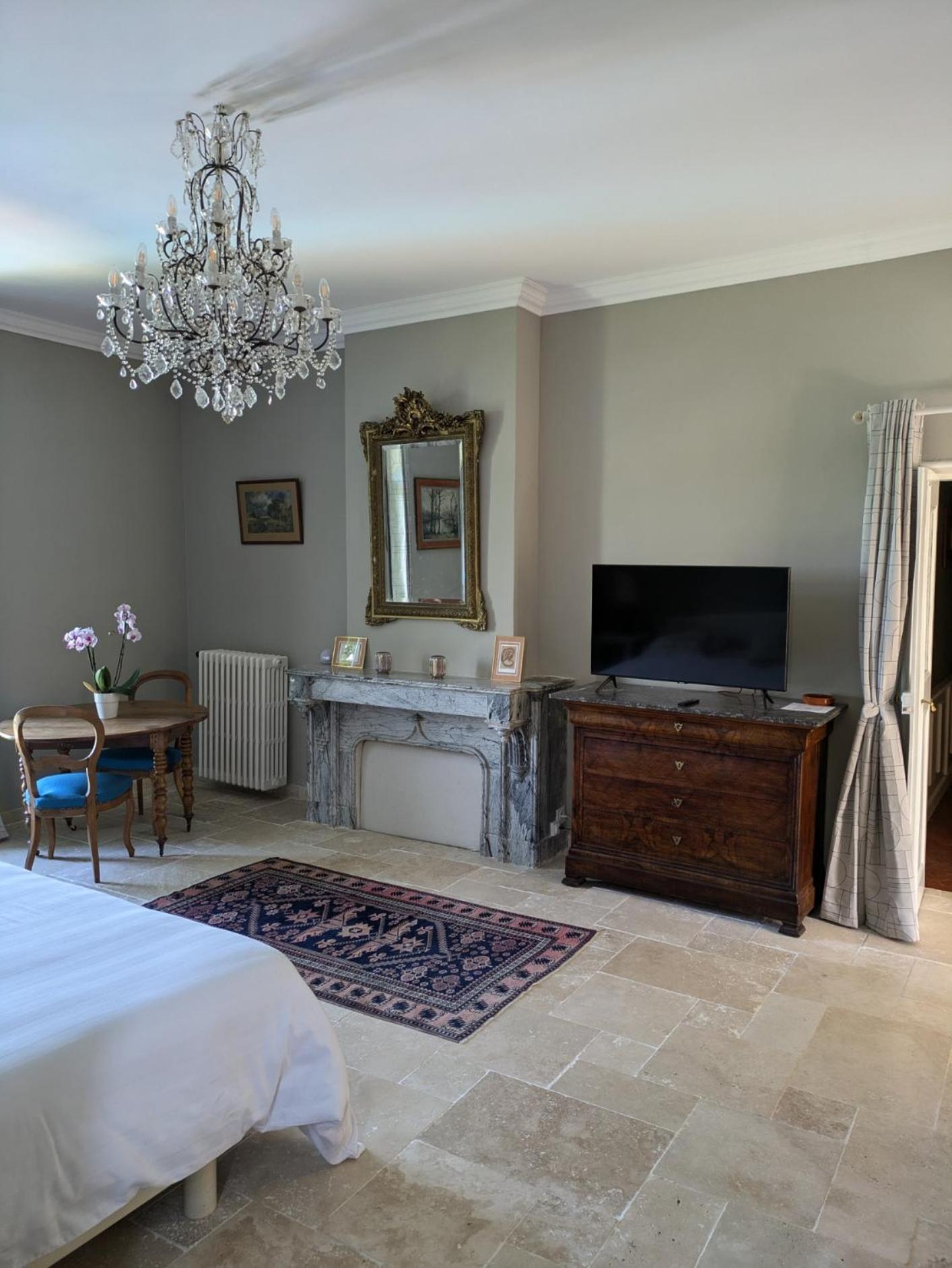 Le Domaine Du Soulier -Gite Et Chambres D'Hotes - La Maison Du Gardien Tornac Luaran gambar