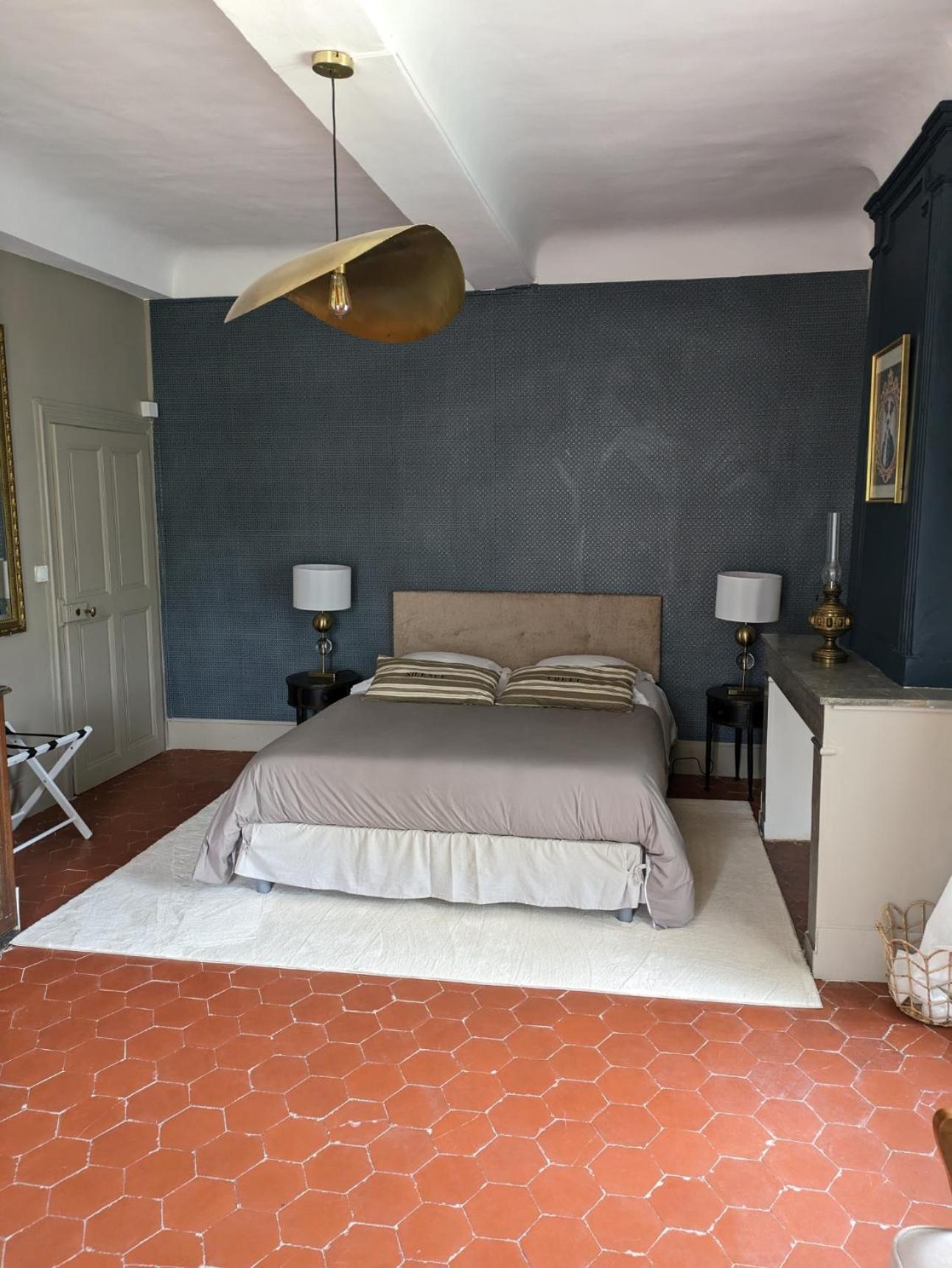 Le Domaine Du Soulier -Gite Et Chambres D'Hotes - La Maison Du Gardien Tornac Luaran gambar