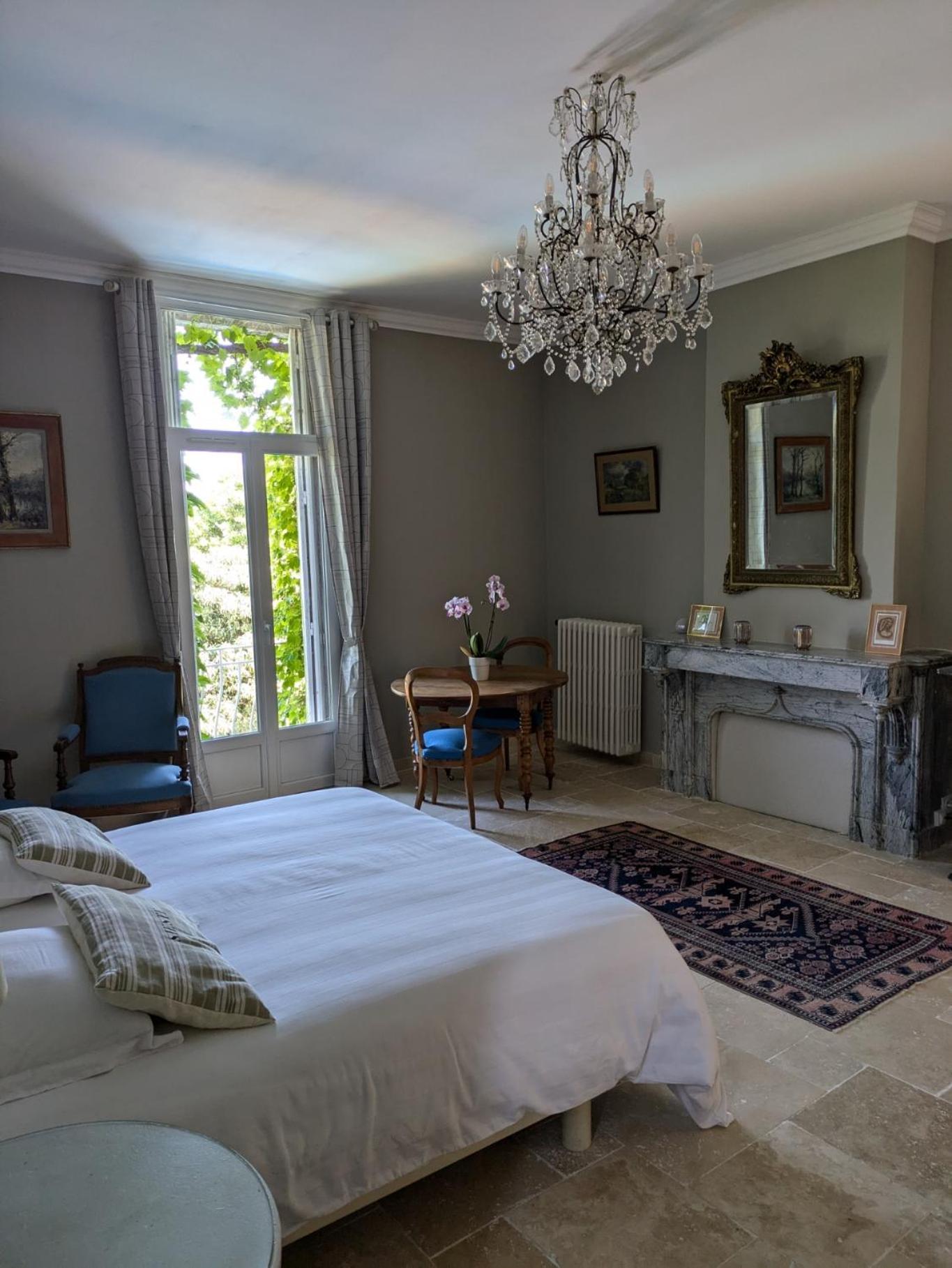 Le Domaine Du Soulier -Gite Et Chambres D'Hotes - La Maison Du Gardien Tornac Luaran gambar