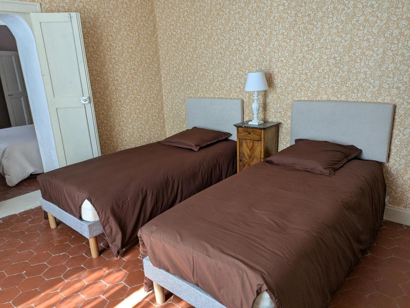 Le Domaine Du Soulier -Gite Et Chambres D'Hotes - La Maison Du Gardien Tornac Luaran gambar