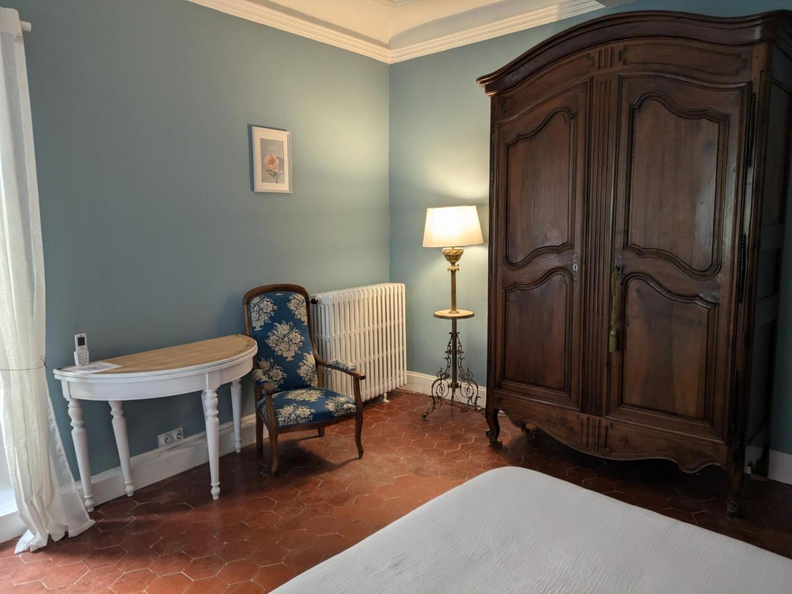 Le Domaine Du Soulier -Gite Et Chambres D'Hotes - La Maison Du Gardien Tornac Luaran gambar